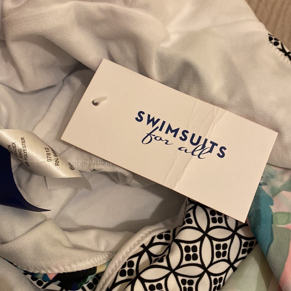 Swimsuits For All Black and White One-Piece. Size 16. New - Picture 7 of 8